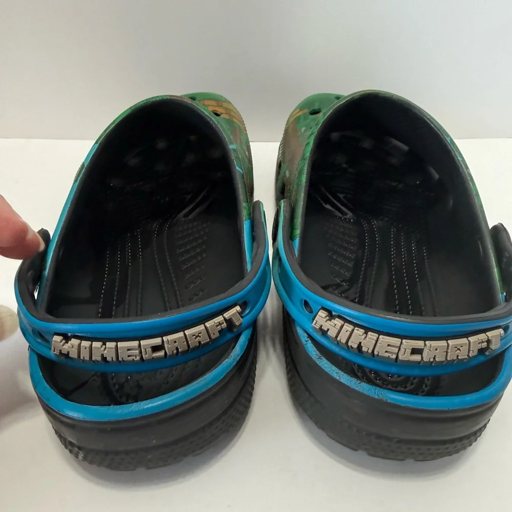CROCS + Minecraft Printed Clogs, Men’s 4 or Women’s 6, Perfect For A Teen - Picture 3 of 6